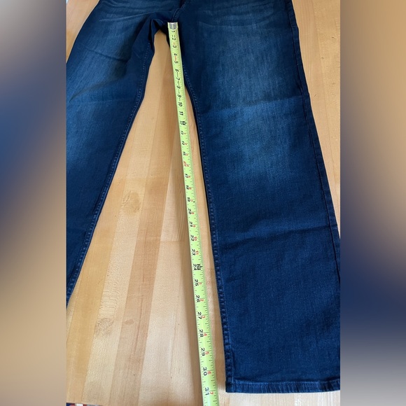 NWOT 👖Calvin Klein Straight Leg Dark Wash Blue Jeans Size: 36/32 - Picture 4 of 7